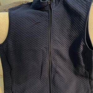Classic Quilted Sleeveless Zip Vest in Navy